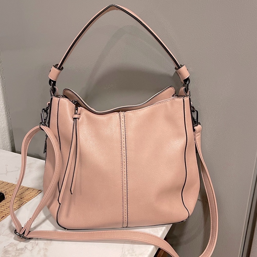 Pink/Blush shoulder strap with detachable/adjustable long strap Non-smoking home